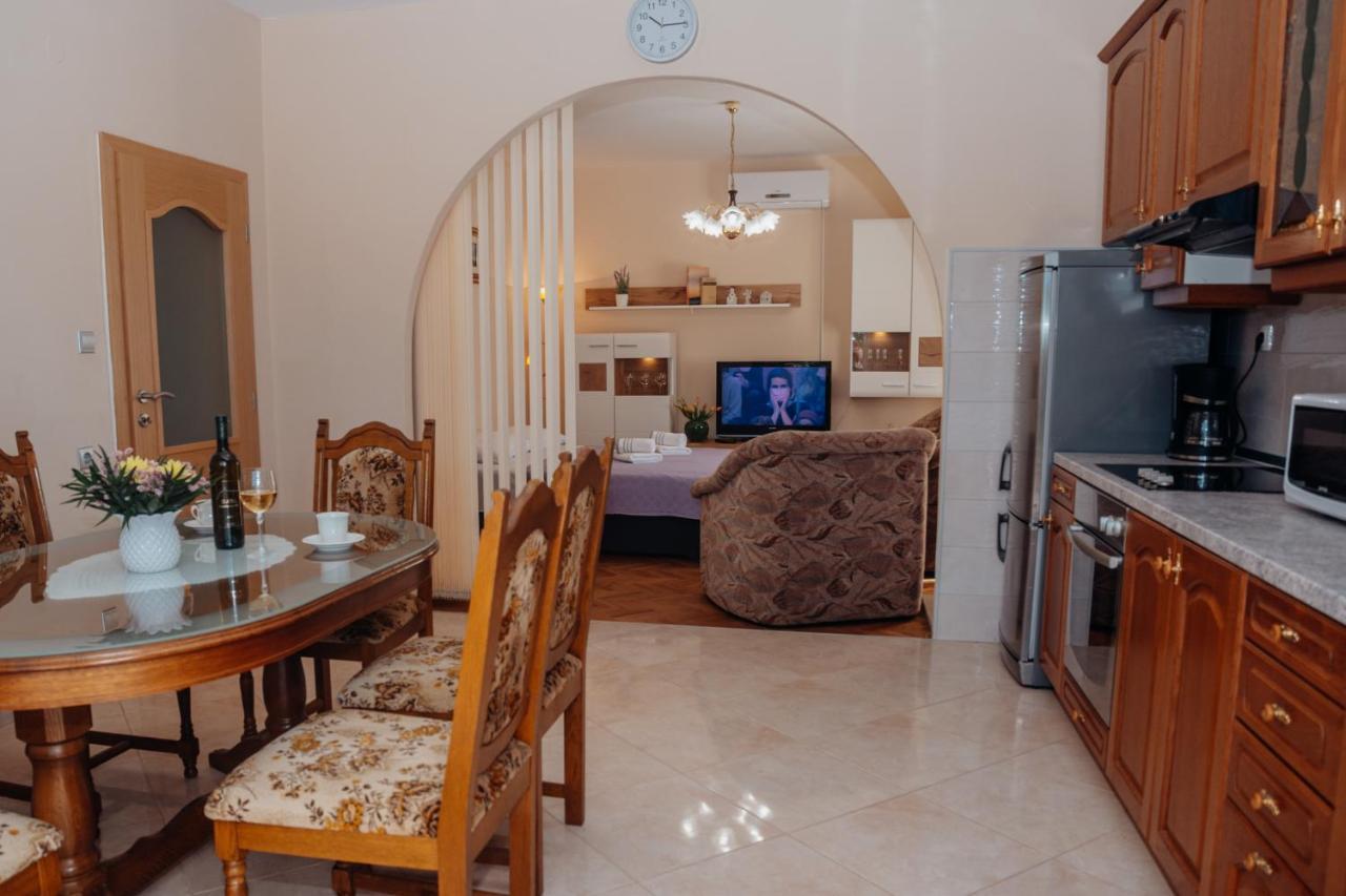 Apartman Neli Вир Екстериор снимка